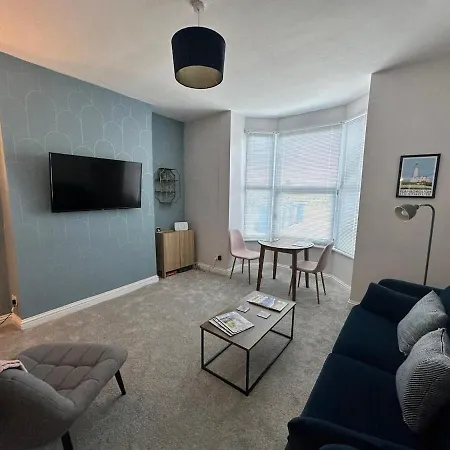 Marine View - Dog Friendly Apartment 500Ft From Beach Bridlington Exterior photo